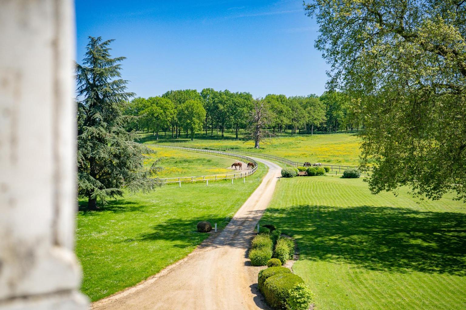 Hotel Haras De La Potardiere Crosmieres Exterior photo