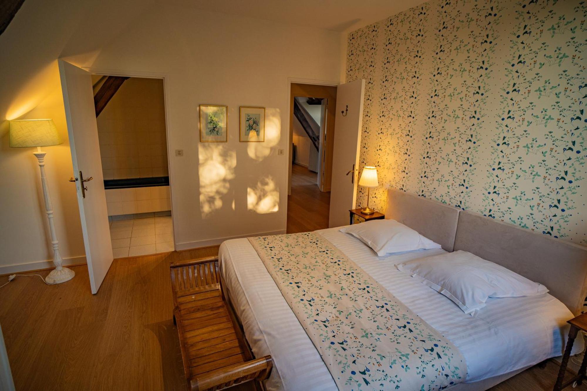 Hotel Haras De La Potardiere Crosmieres Exterior photo