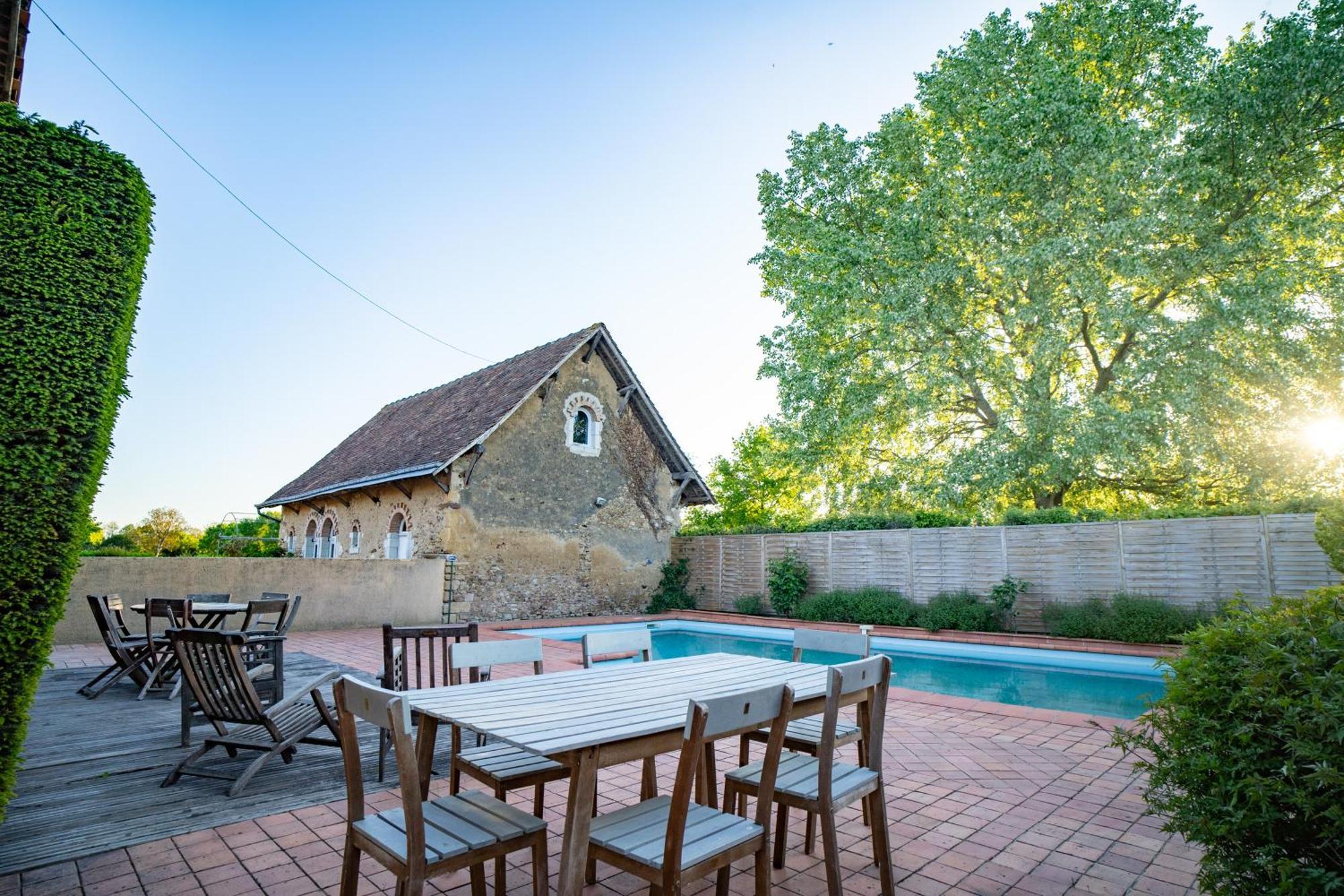 Hotel Haras De La Potardiere Crosmieres Exterior photo
